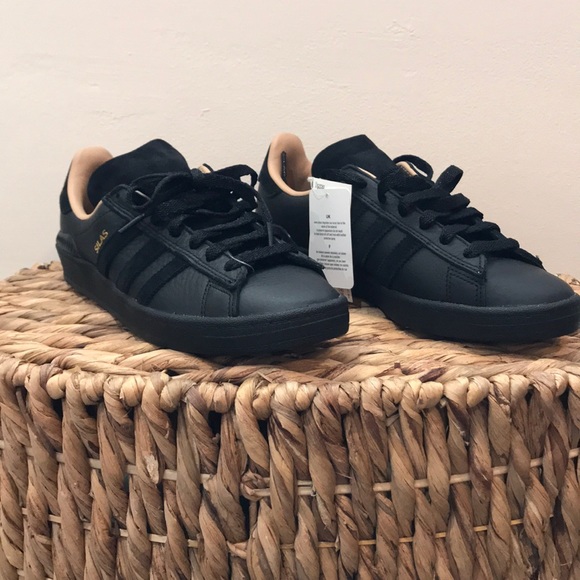 BRAND NEW! ADIDAS Sneakers - Picture 2 of 7